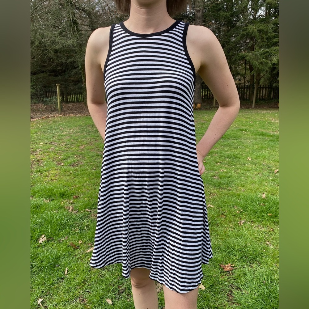 Old Navy Black and White Striped Jersey Dress XS
